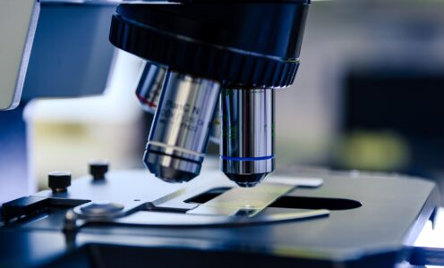 Un cercetător al comunității UBB, membru al unei echipe coordonate de un laureat Nobel pentru studierea mecanismelor vieții replicate în laborator