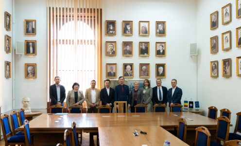 Universitatea Babeș-Bolyai din Cluj-Napoca și compania Autoworld Premium au semnat un parteneriat strategic pentru mobilitate și educație economică