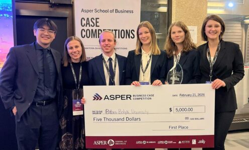 Győzelem Kanadában! A BBTE magyar tagozatos mesterszakos hallgatói nyerték az Asper School of Business esettanulmány-versenyét